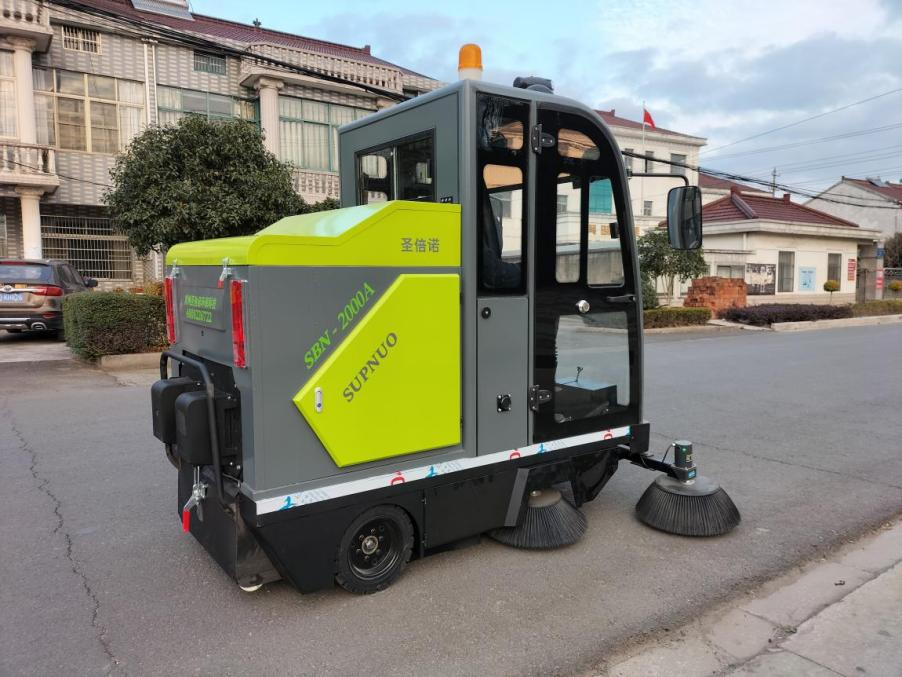 江山龙建清扫车_0